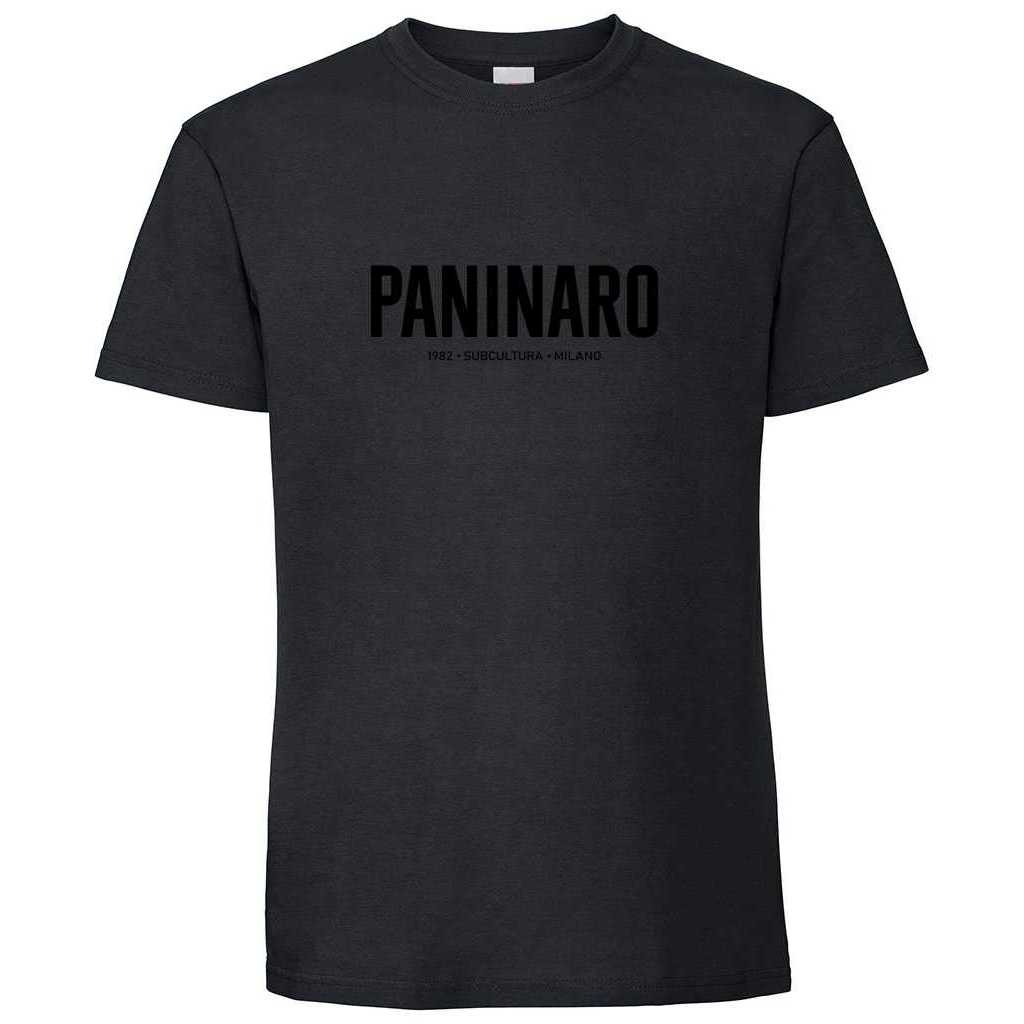 Paninaro '82 T-shirt - Black / Black in action.