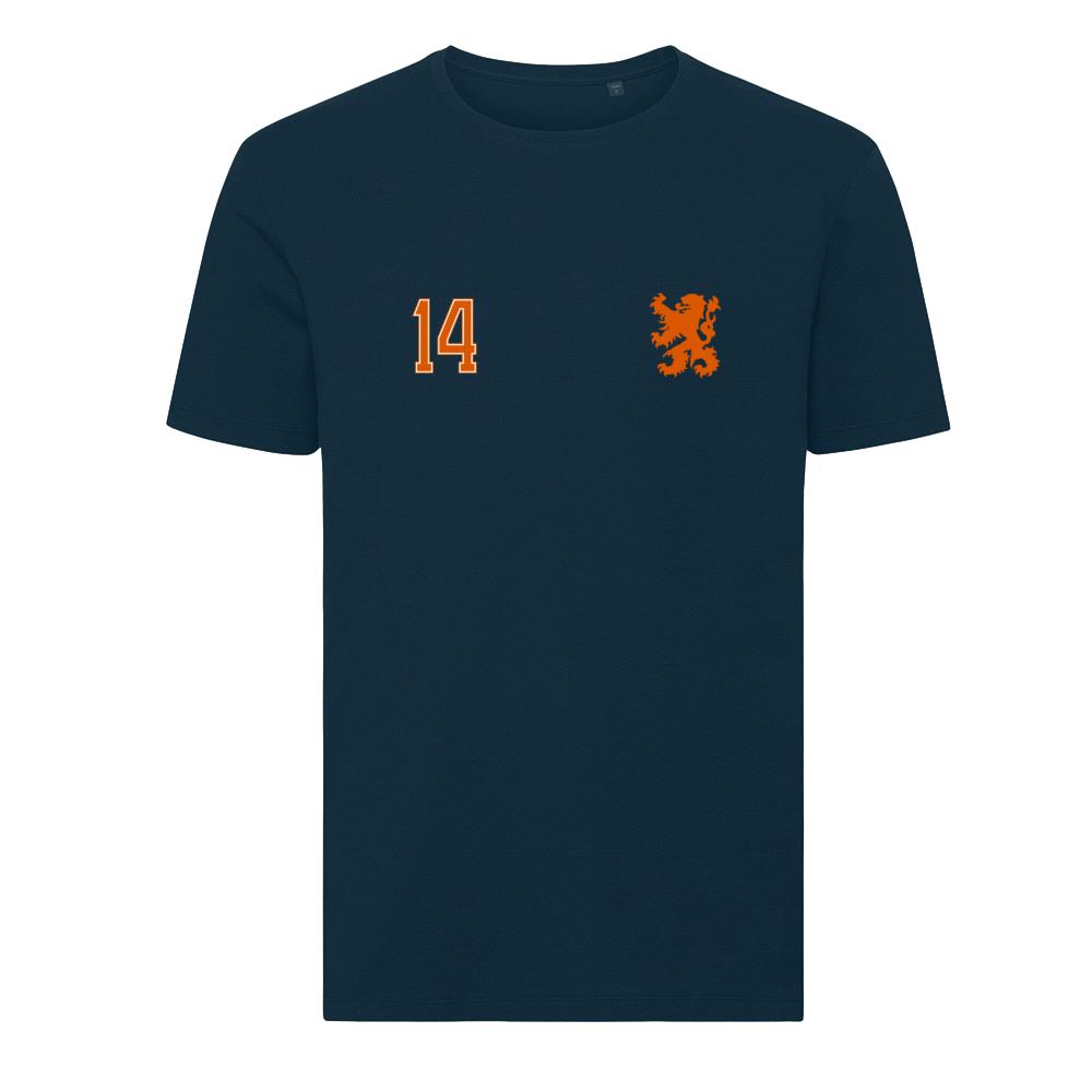 Cruyff ‘74 T-shirt - Deep Navy in action.